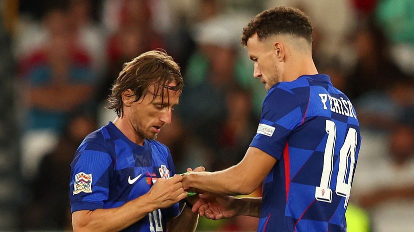 Luka Modrić i Ivan Perišić (©Reuters)