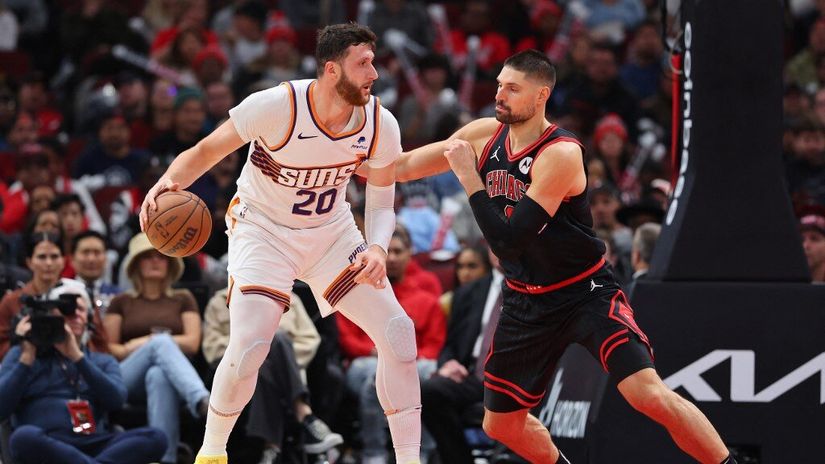 Jusuf Nurkić i Nikola Vučević (©AFP)