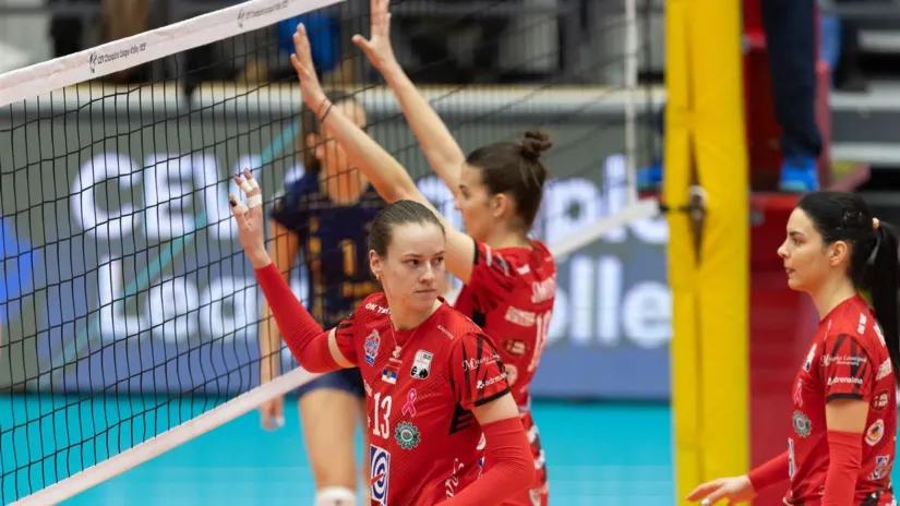 Odbojkašice Tenta (©CEV)