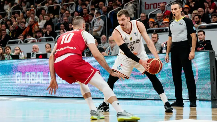 Andreas Obst i Pavlin Ivanov (©FIBA basketball) 