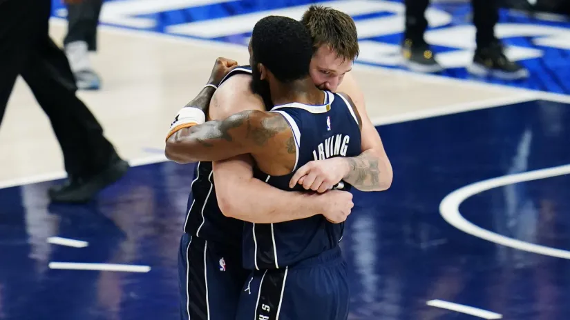 Dončić i Irving (Gulliver, AP Photo/Gareth Patterson)