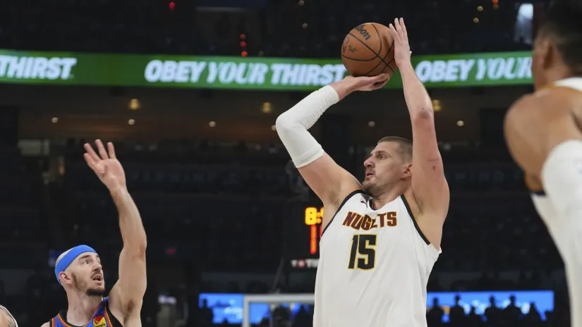 Aleks Karuzo i Nikola Jokić (Guliver/AP Photo/Kyle Phillips)