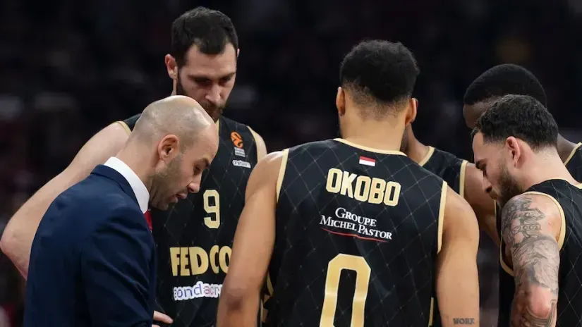 Igrači Monaka i Vasilis Spanulis (Foto: Starsport)