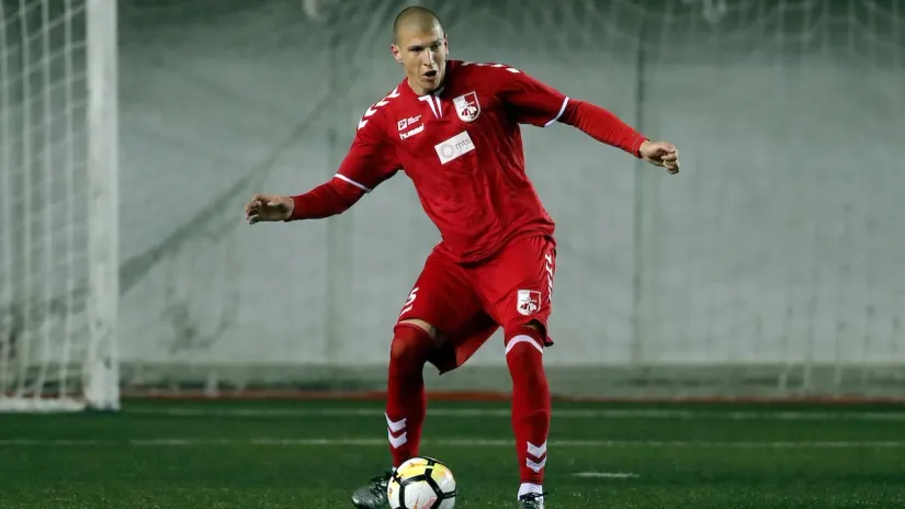 Ivan Miladinović u dresu Radničkog (©Strarsport)
