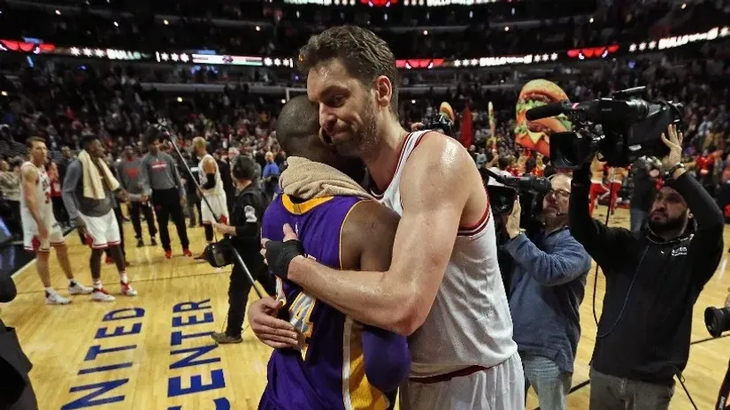 Kobi Brajant i Pau Gasol (AFP)