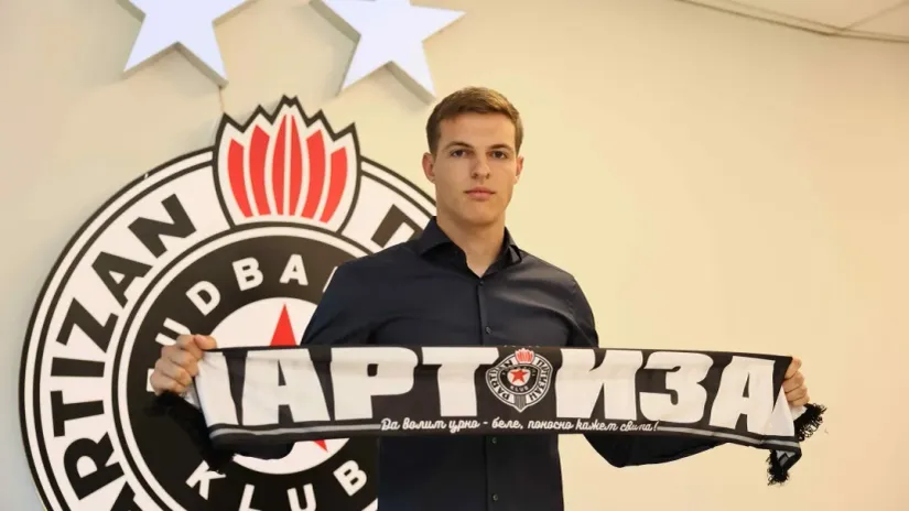 (©fkpartizan)