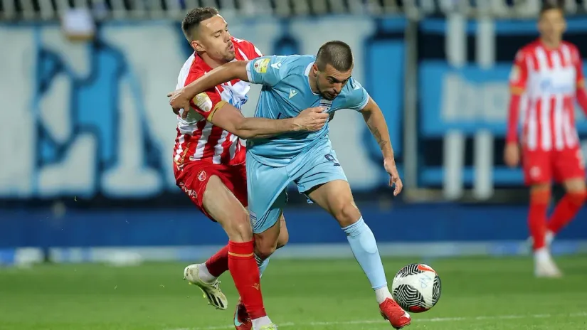 Aleksandar Mesarović u duelu sa Milanom Rodićem (©Starsport)