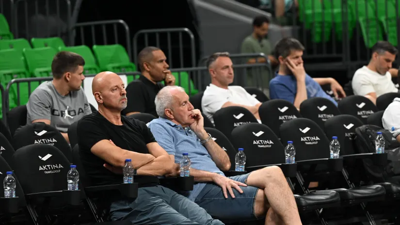 Saša Obradović u društvu Željka Obradovića (©Stolis Photos)