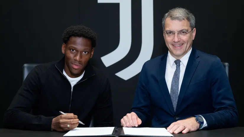 Džonatan Dejvid od juče igrač Juventusa (©Juventus)