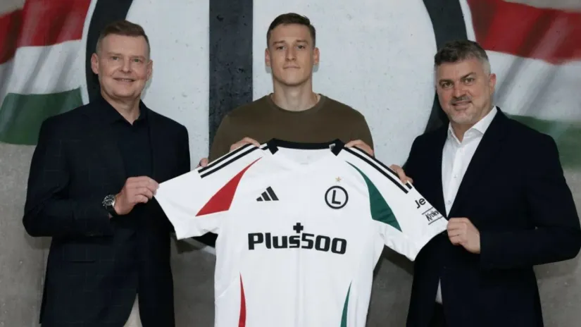 Mileta Rajović na promociji u Legiji (©Legia Warszawa)