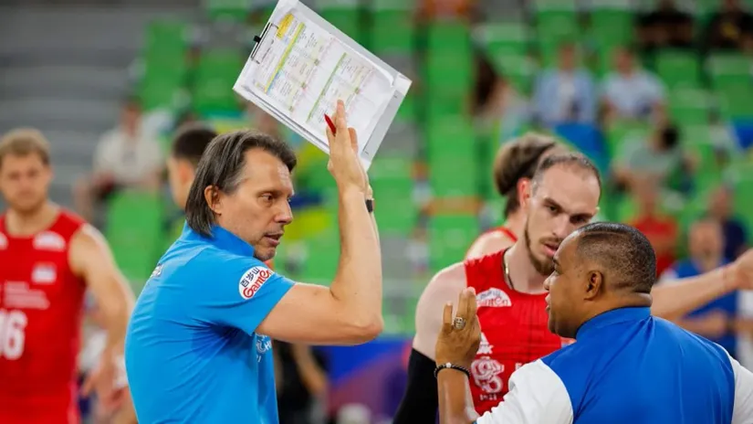 Stručni štab reprezentacije (©FIVB)