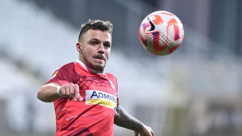©Starsport