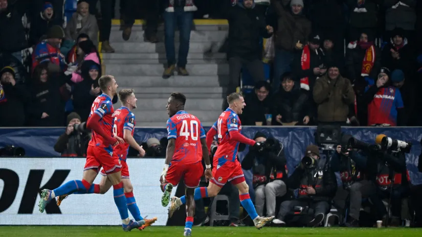 Slavlje fudbalera Viktorije (©Reuters)