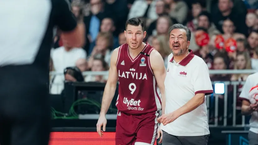 Dairis Bertans i Luka Banki (Foto: FIBA)