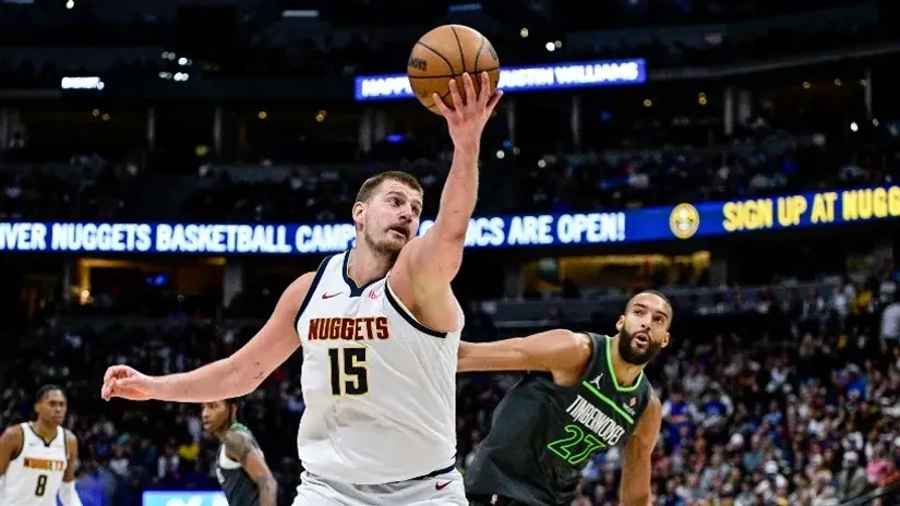 Nikola Jokić i Rudi Gober (AFP)