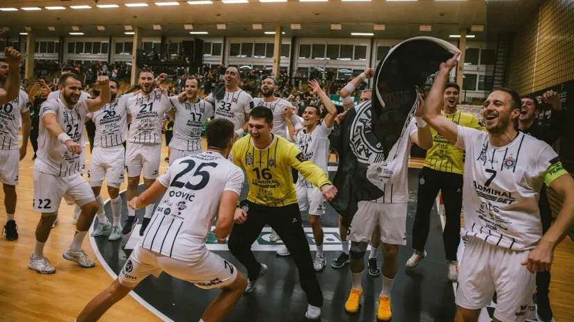 Slavlje rukometaša Partizana (©RK Partizan/Maja Nastić)
