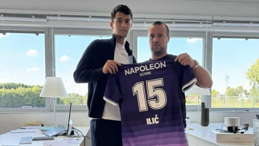 Foto: Mozzart Sport, Ilić u društvu menadžera Uroša Jakovljevića