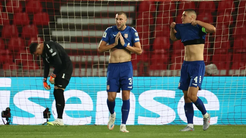 Strahinja Pavlović tokom meča sa Engleskom (©Reuters)