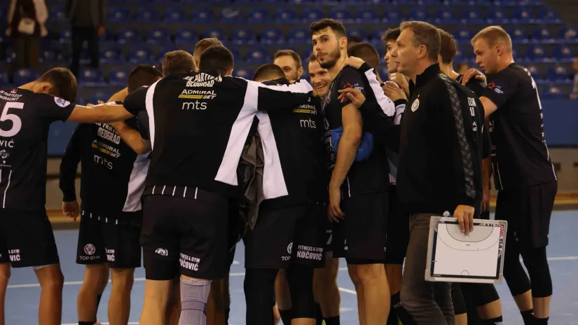 Rukometaši Partizana i trener Đorđe Ćirković (©Starsport)
