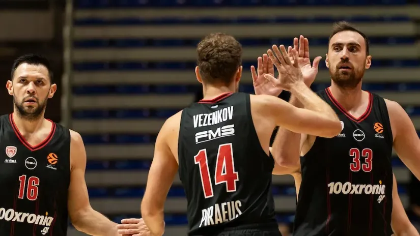 Kostas Papanikolau, Saša Vezenkov i Nikola Milutinov (Starsport)