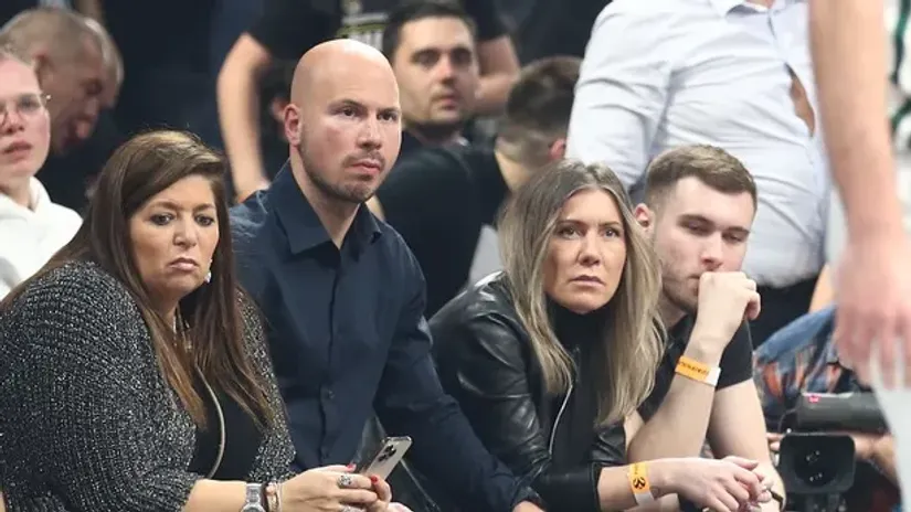 Dragan Jankovski (drugi sa leve strane, ©MN Press)