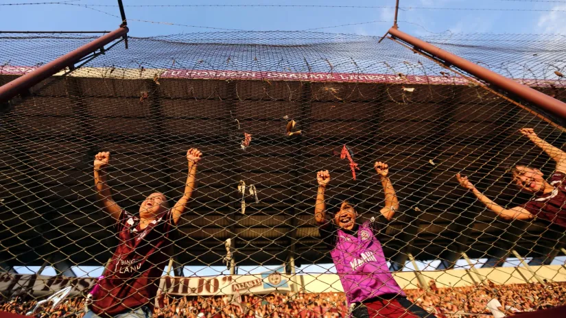 Navijači Lanusa (©Reuters)