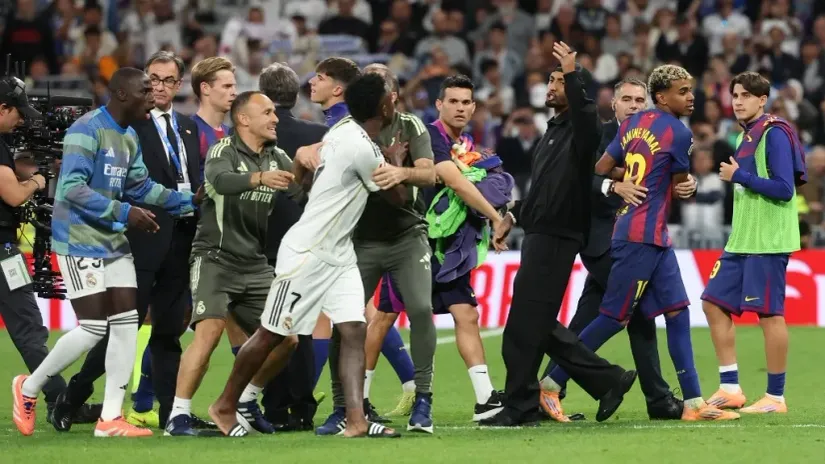 Vinisijus i Jamal na El Klasiku (©AFP)