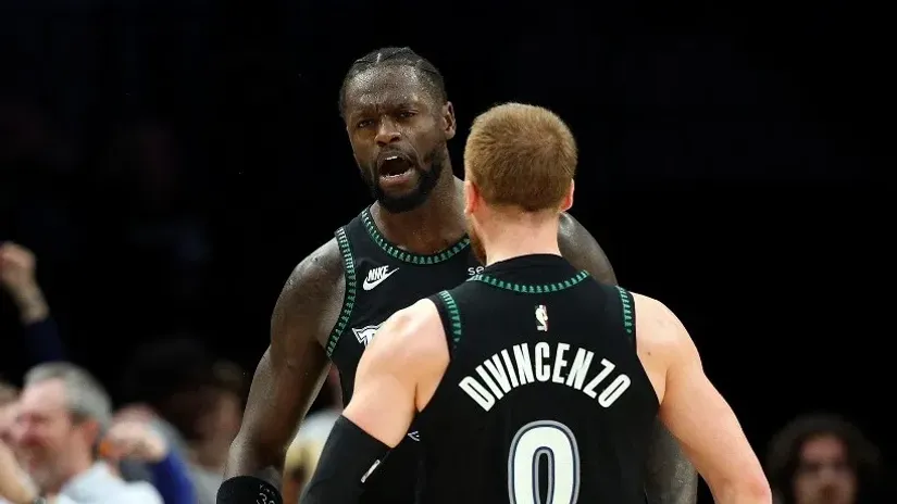 Džulijus Rendl i Donte Divinćenco (AFP)