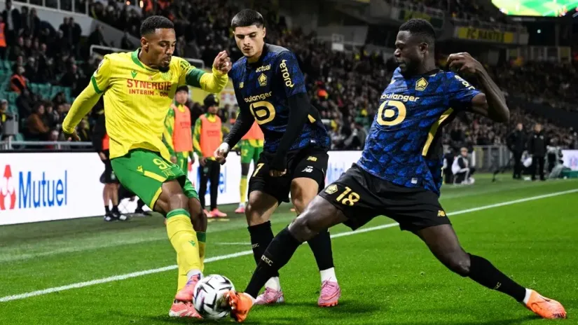 Šansel Embemba (desno) igra dok se ne oporavi Alešandro (©AFP)