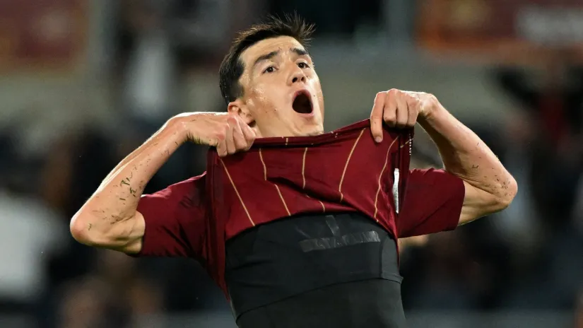 Eldor Šomurodov u dresu Rome (©Reuters)