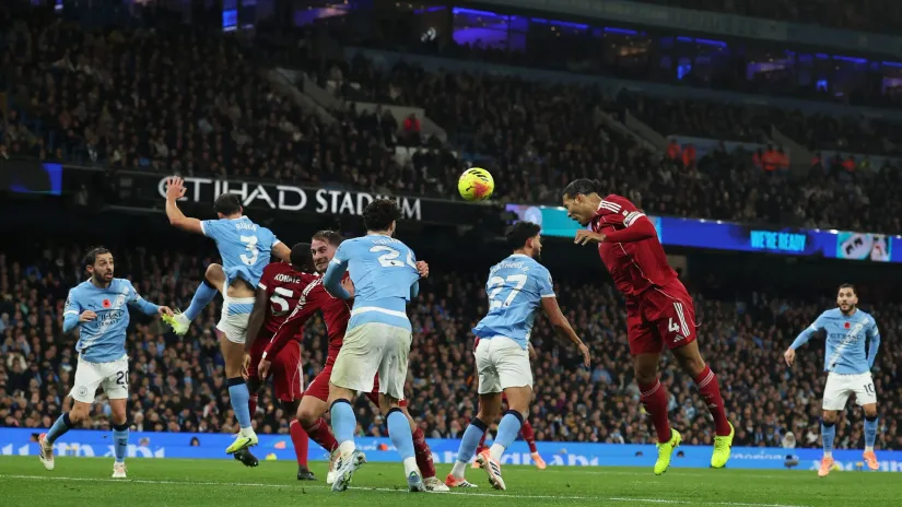 Van Dajk daje gol na Etihadu (©Reuters)