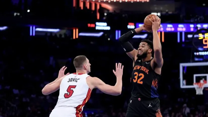 Nikola Jović i Karl Entoni Tauns (AFP)