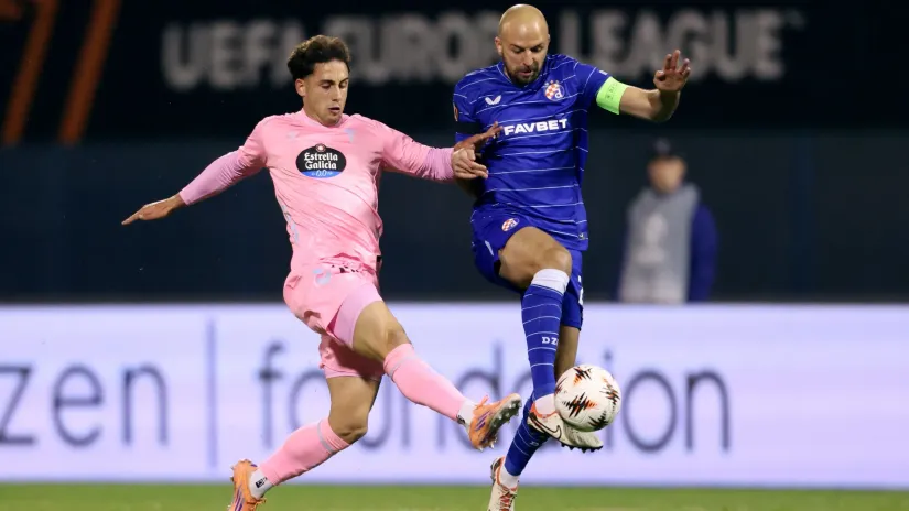 Josip Mišić (desno) u duelu sa Pablo Duranom iz Selte (©Reuters)