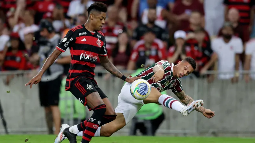 Bruno Enrike u meču sa Fluminenseom (©Reuters)
