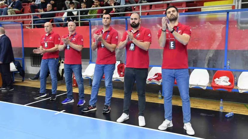 Stručni štab Vojvdodine odsad bez Nenada Damjanovića (prvi sleva) (@ARKUS liga) 
