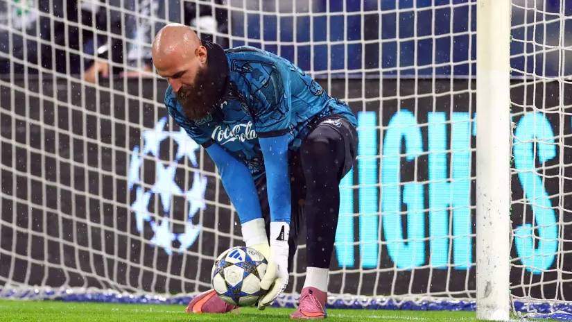 Vanja Milinković Savić na zagrevanju (©Reuters)