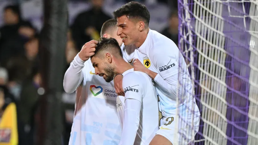 Slavlje Gaćinovića i AEK-a (©Reuters)