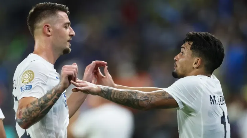 Milinković Savić i Leonardo (©AFP)