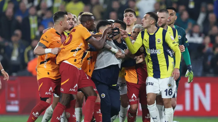 Viktor Osimen tokom prošlog Interkontinentalnog derbija (©Reuters)