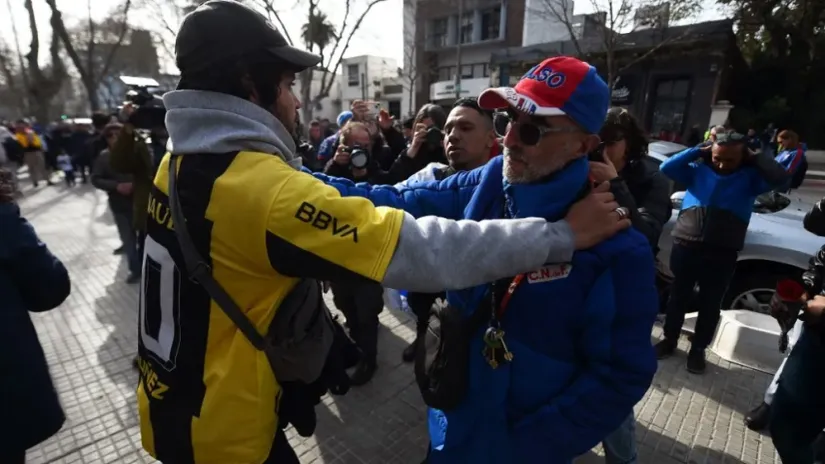 Navijač Penjarola i navijač Nasionala (AFP)