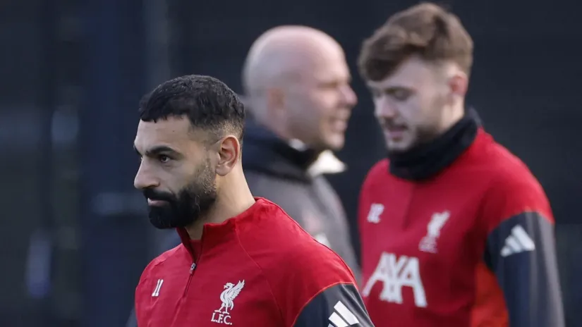 Mohamed Salah, Konor Bredli i Arne Slot (©Reuters)
