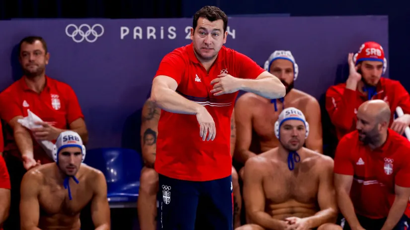 Uroš Stevanović, stručni štab i vaterpolisti Srbije (©VSS)