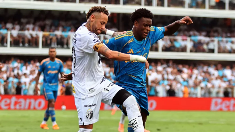 Žonatan Žezus u duelu sa Nejmarom (©Reuters)