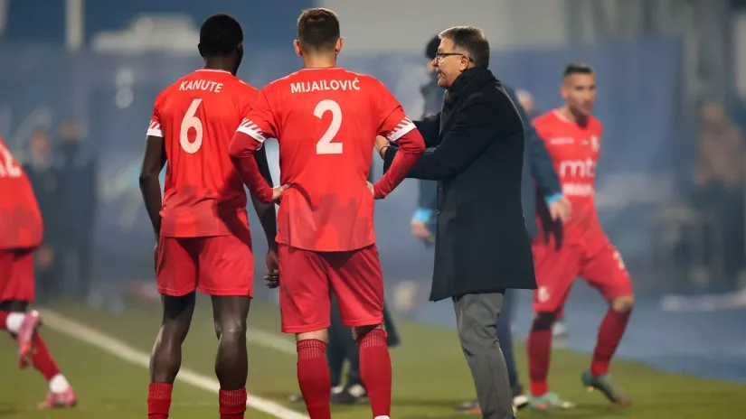 Takis Lemonis (@MNPress)