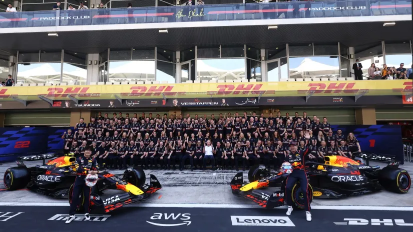 Red Bul rejsing tim (©Reuters)