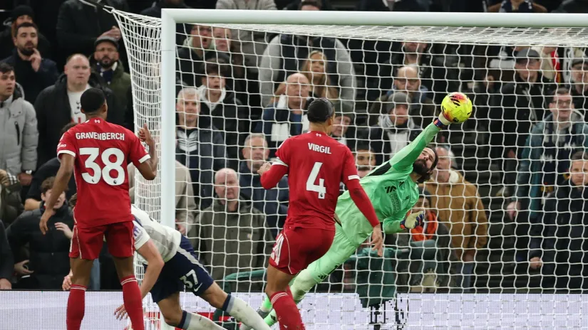 Odbrana Alisona (©Reuters)