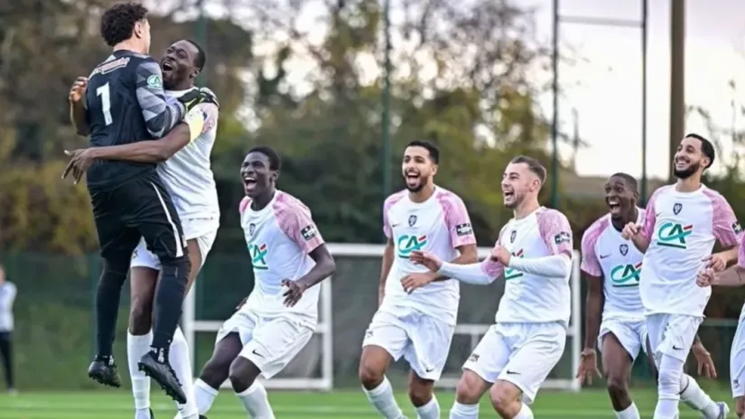 Igrači Sen Sir Kolonža (©YouTube)