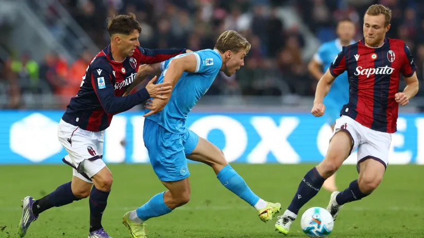 Detalj sa prvenstvenog okršaja Napolija i Bolonje (©Reuters)