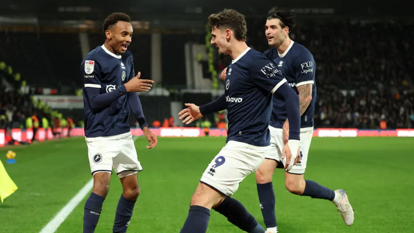 Mihailo Ivanović  sa saigračima (©Reuters)