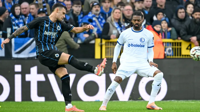 Aleksandar Stanković pogađa protiv Genka (Gulliver, ©David Catry)